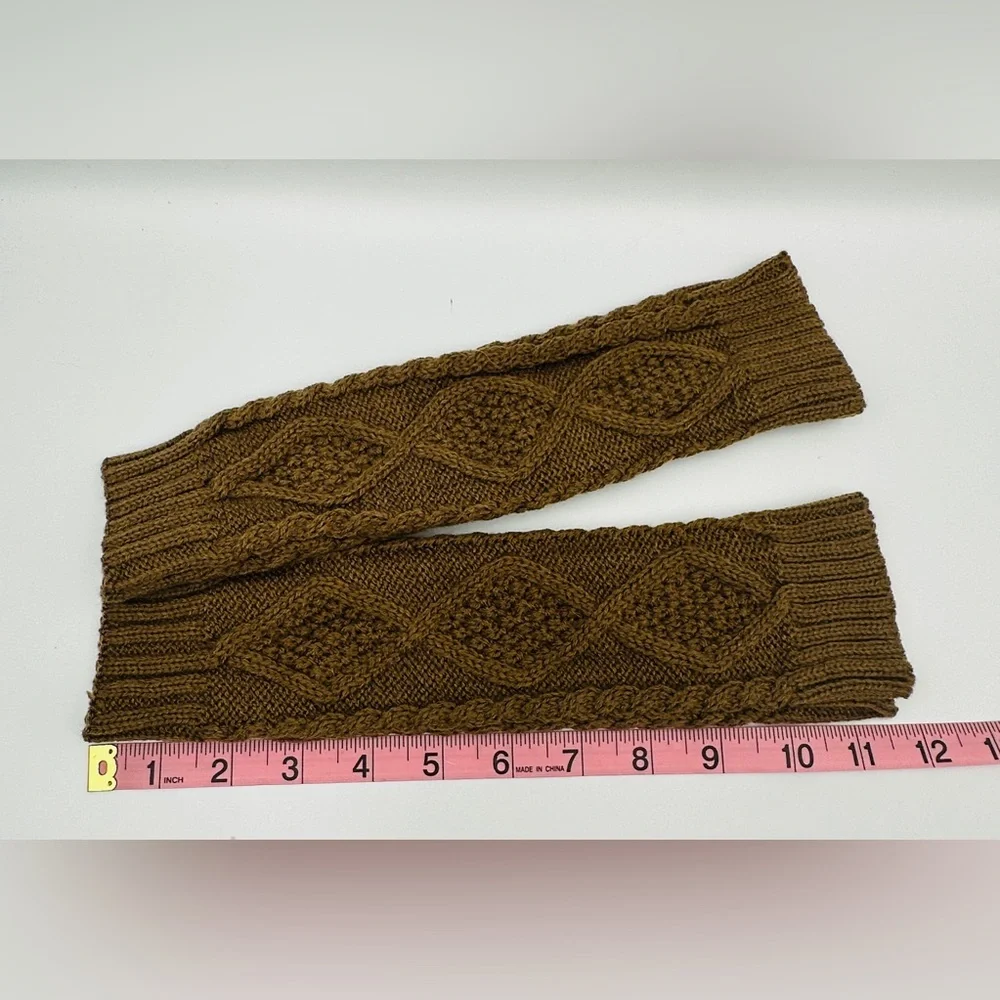 Women’s 2 Pairs Of Acrylic Knit Fingerless Gloves Arm Warmers Dark Gray & Brown